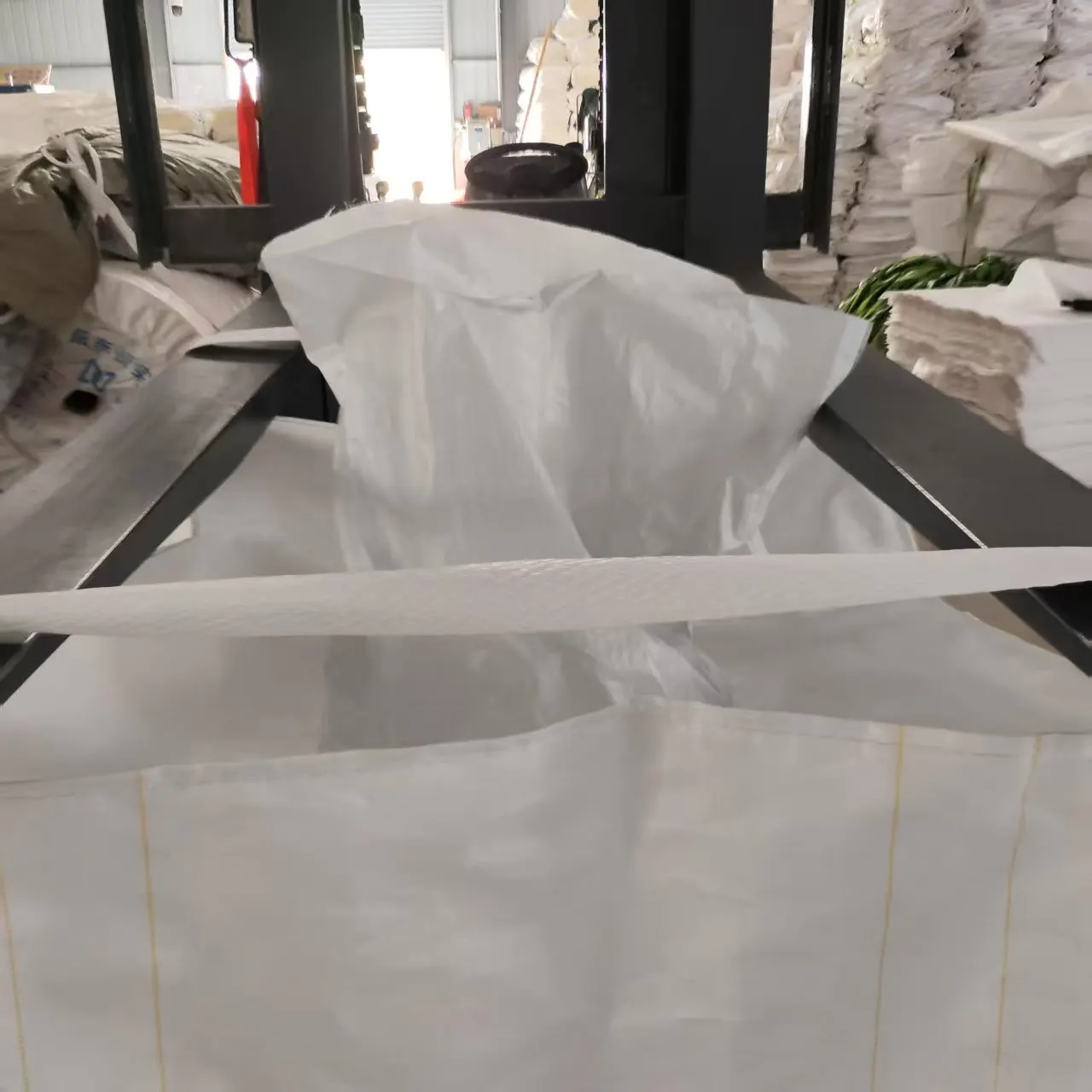可定制2吊,承重 500-1000kg,覆膜PP布,适用于化肥、水泥